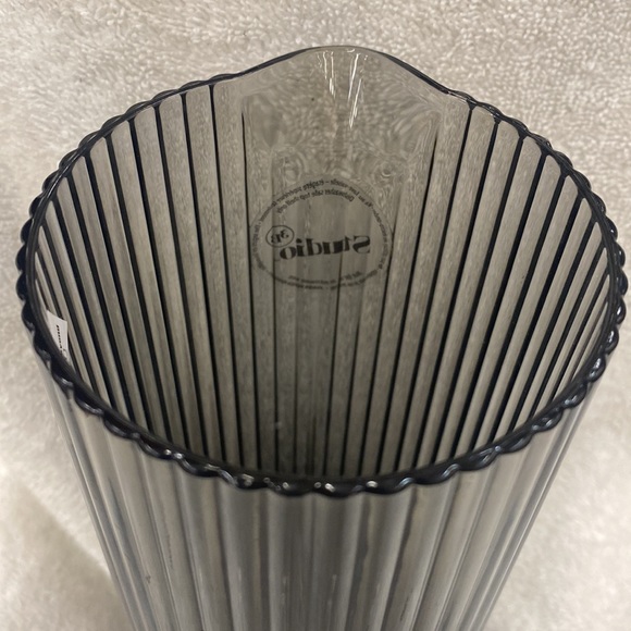 Studio 3B Textured Carafe Grey Plastic Pitcher - NWT - Picture 4 of 5